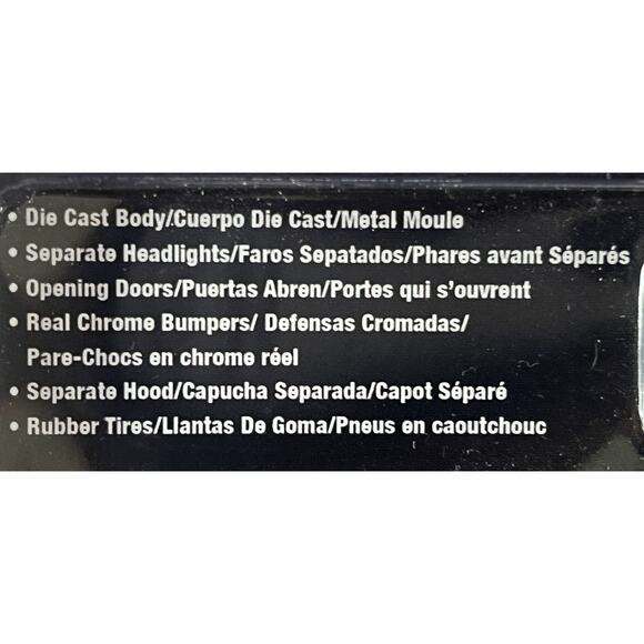 M2 Machines 1969 Chevrolet Camaro RS/SS Lift Model Kit - Picture 4 of 5